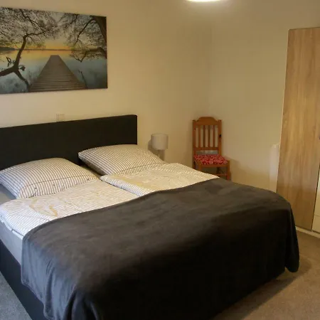 Ferienwohnung Roeschen Bernkastel-Kues Esterno foto